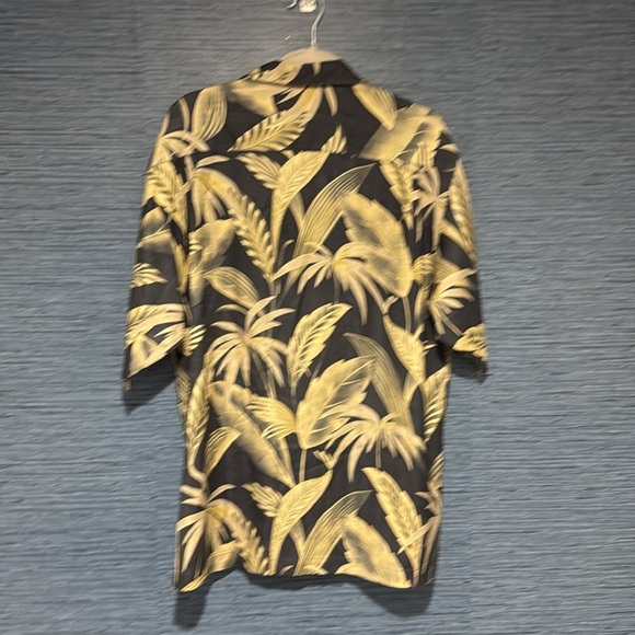 TOMMY BAHAMA FLORAL TROPICAL RESORT HAWAIIAN VACATION 100% SILK SHIRT MEDIUM - Picture 6 of 6